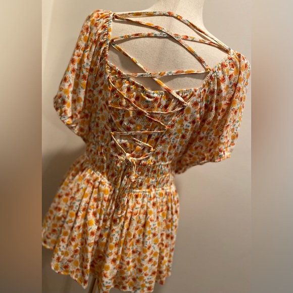 Torrid, Size 3, Sunset Floral, Peplum Cris Cross Back Top - NWT - Picture 8 of 9